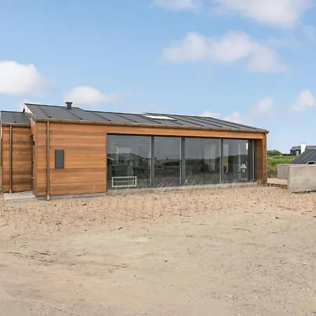 3 Bedroom Gorgeous In Holiday home *